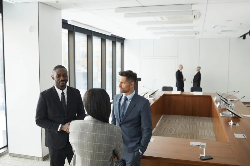Quando o Tamanho Vira Obstáculo: O Paradoxo das Grandes Empresas que Perdem a Agilidade ao Crescer